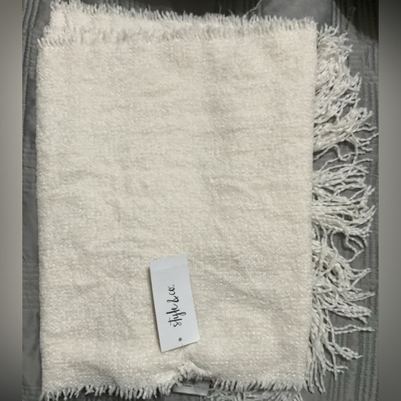 Style & Co. White Feather Soft Fringed Scarf. NWT - Picture 2 of 5